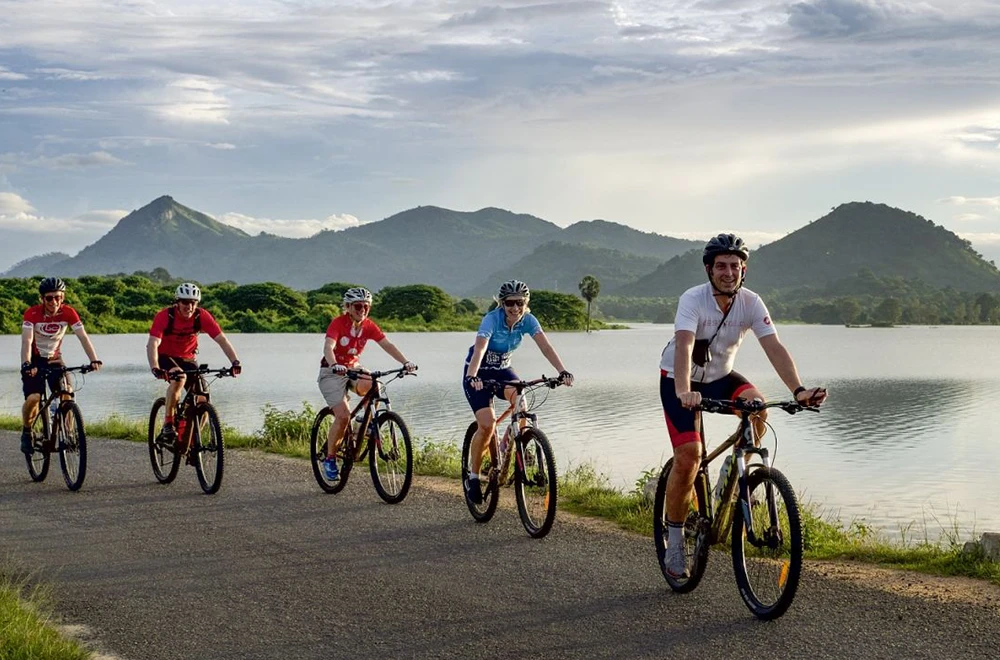 do-vacation-cycling-gal-4